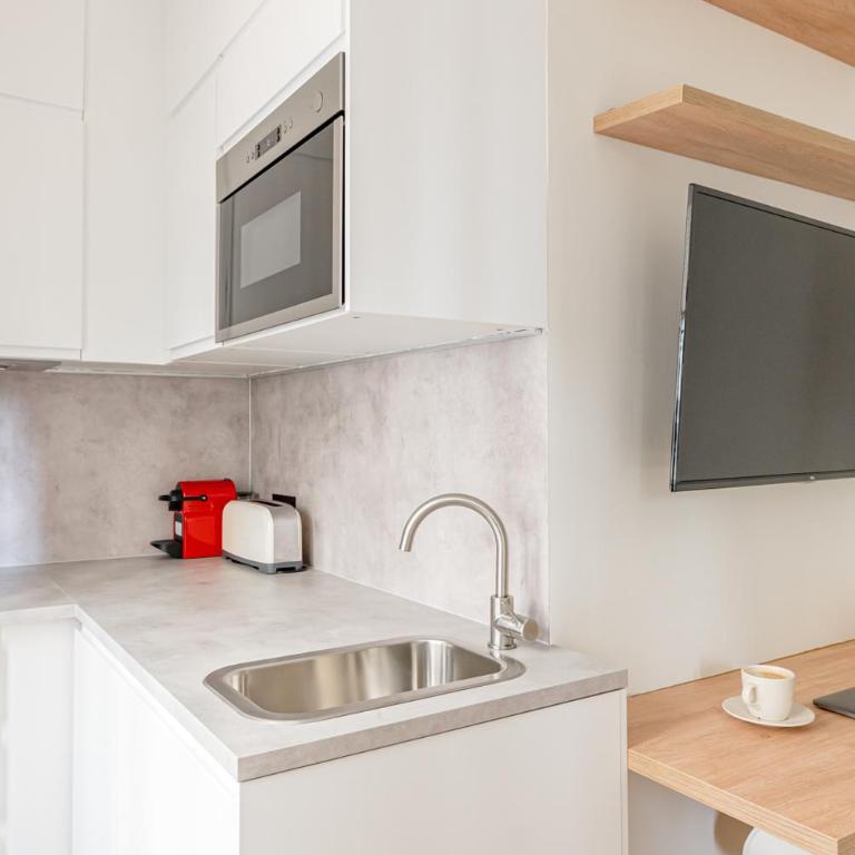 Trees Chueca Apartments - One-Bedroom Apartment - 7