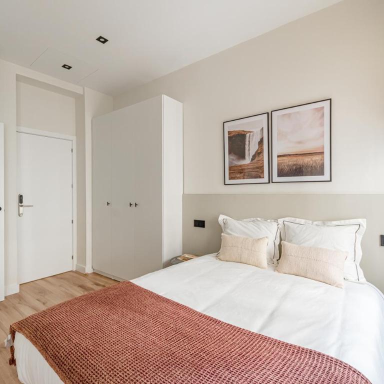 Trees Chueca Apartments - One-Bedroom Apartment - 11