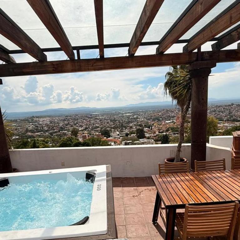 LUXO Casa en San Miguel de Allende Centro con Vistas Panorámicas - Casa de 5 dormitorios - 73