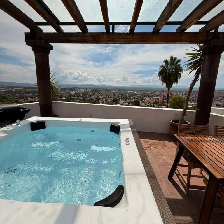 LUXO Casa en San Miguel de Allende Centro con Vistas Panorámicas - Casa de 5 dormitorios - 74