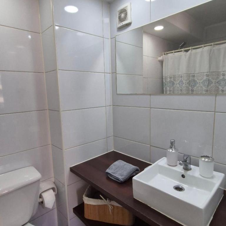 Apartamento Pet-Friendly, Piscina, Vista Cerro San Cristobal, Santiago - One-Bedroom Apartment - 11
