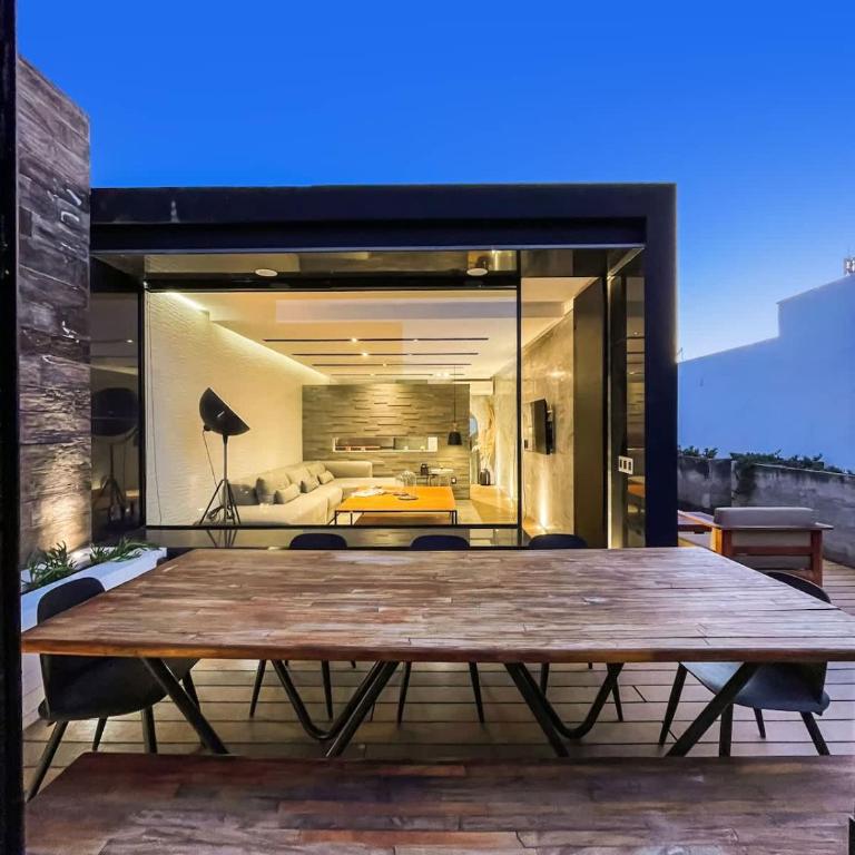 Rooftop & Private Pool Property Family - Family Room - 2