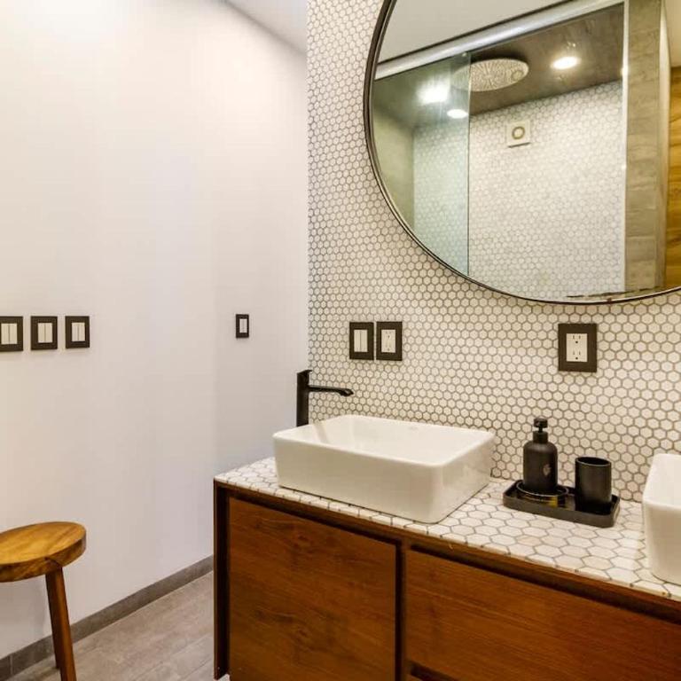 Rooftop & Private Pool Property Family - Family Room - 10
