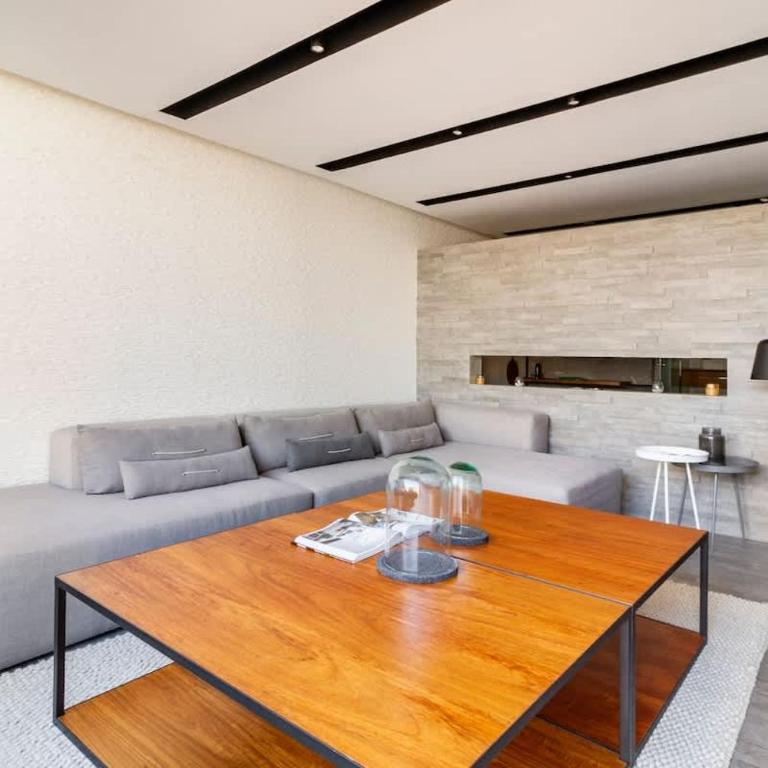 Rooftop & Private Pool Property Family - Family Room - 14