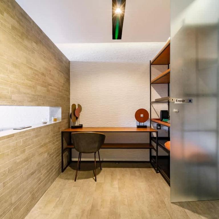 Rooftop & Private Pool Property Family - Family Room - 15