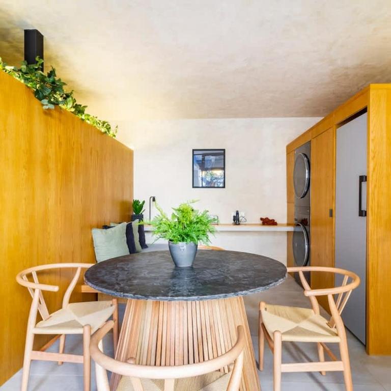 Rooftop & Private Pool Property Family - Family Room - 32