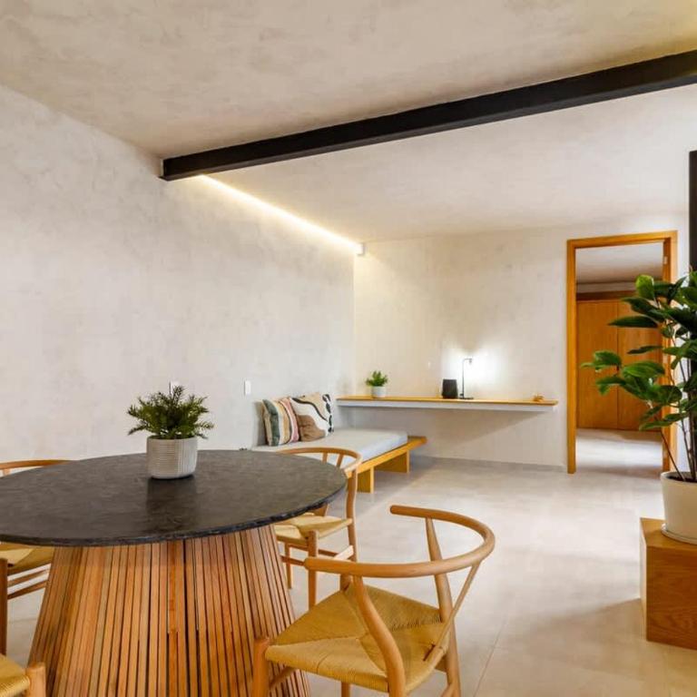 Rooftop & Private Pool Property Family - Family Room - 43