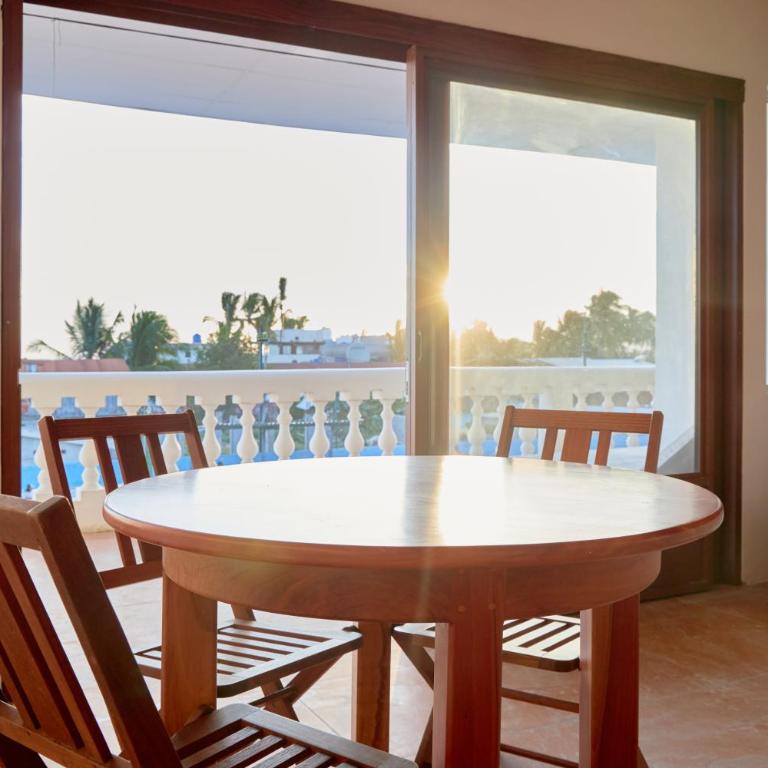 Hotel Albemarle Galapagos Beachfront - Deluxe Double Room with Balcony and Sea View - 18