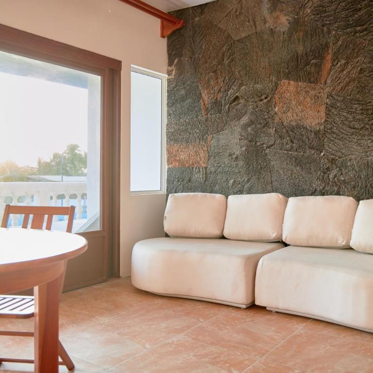 Hotel Albemarle Galapagos Beachfront - Deluxe Double Room with Balcony and Sea View - 17
