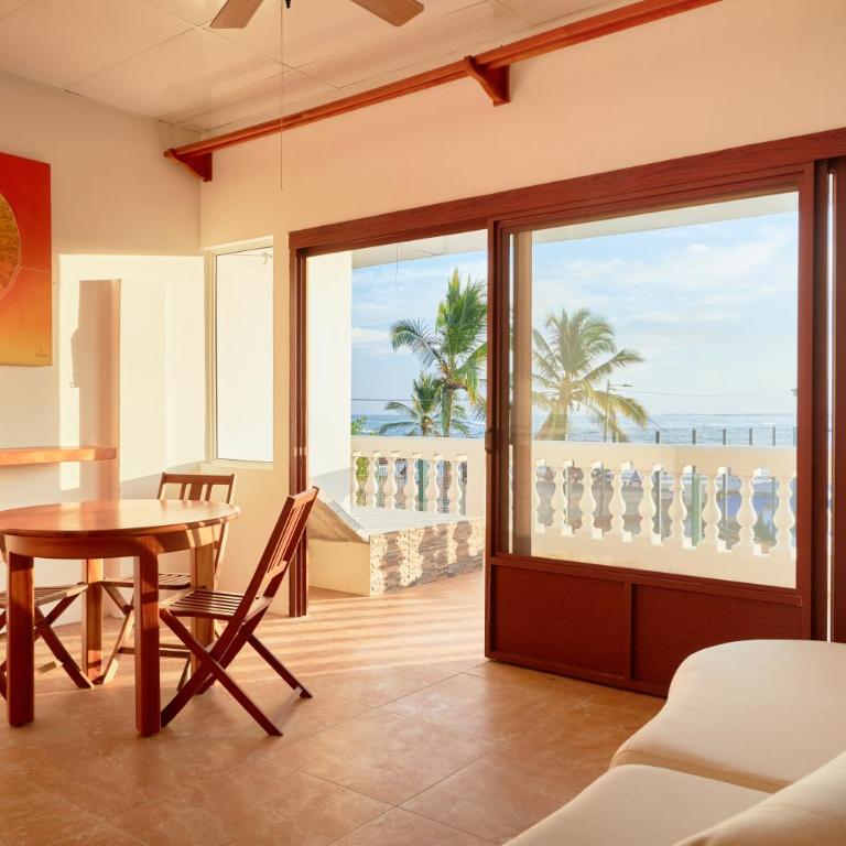 Hotel Albemarle Galapagos Beachfront - Deluxe Double Room with Balcony and Sea View - 14