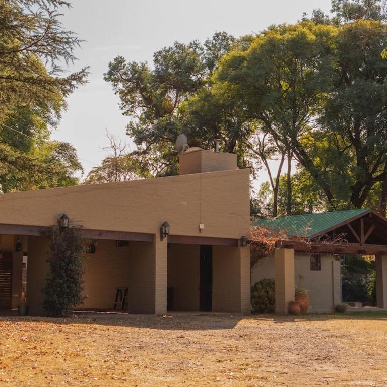 Casa en Ascochinga privado - Four-Bedroom House - 1