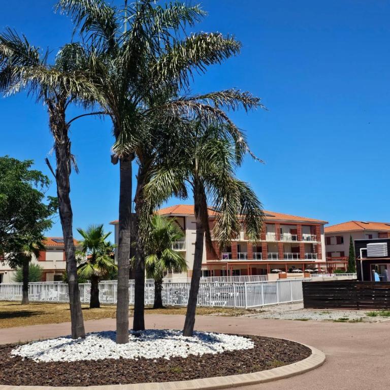 VILLA 6 à 8 personnes dans résidence de tourisme - Maison 3 Chambres - 10