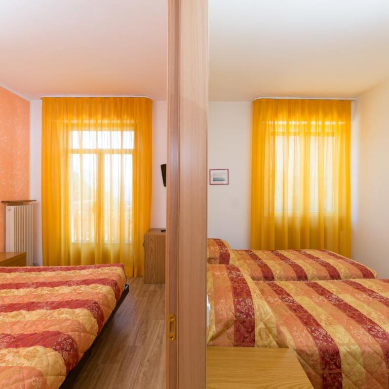 Hotel Antica Croce - Gardaslowemotion - Camera Familiare con Balcone - 11