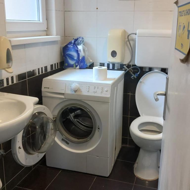 Hostel Inn Downtown - Dvokrevetna Soba sa Bračnim Krevetom i Zajedničkim Kupatilom - 21