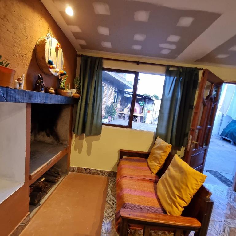 Hospedaje Familiar Arcoíris Jujuy - Basic Triple Room with Shared Bathroom - 1