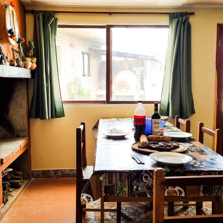 Hospedaje Familiar Arcoíris Jujuy - Basic Triple Room with Shared Bathroom - 7