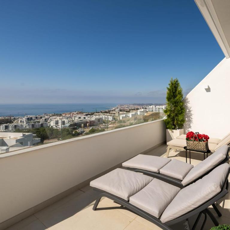 Luxury Penthouse with Panoramic Sea Views in Higuerón West - Apartamento - 4