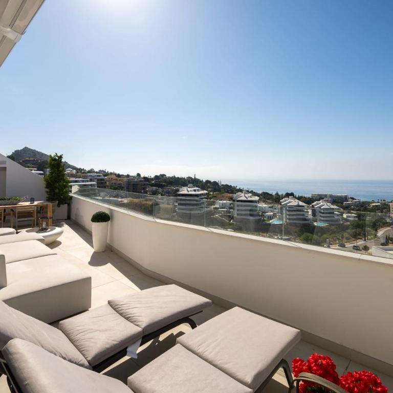 Luxury Penthouse with Panoramic Sea Views in Higuerón West - Apartamento - 5