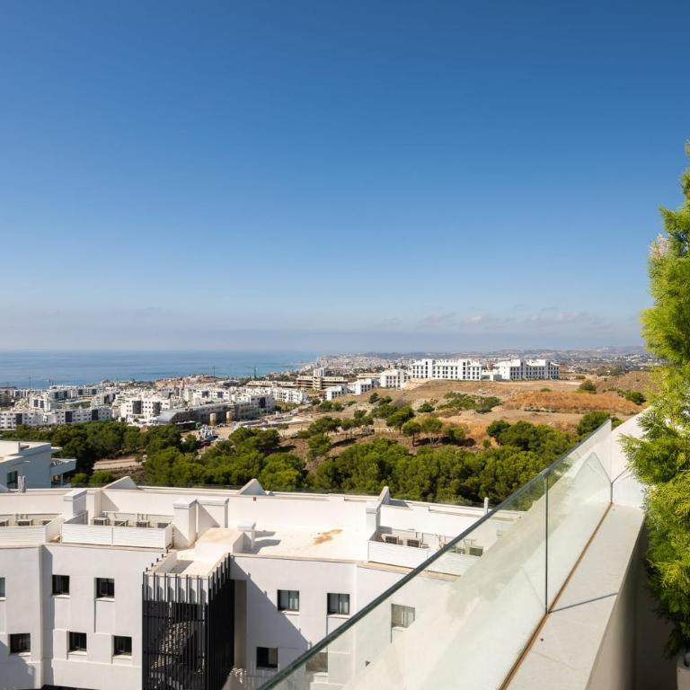 Luxury Penthouse with Panoramic Sea Views in Higuerón West - Apartamento - 22