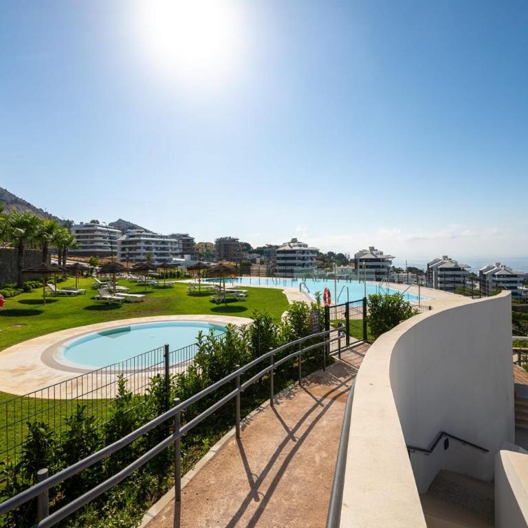Luxury Penthouse with Panoramic Sea Views in Higuerón West - Apartamento - 33