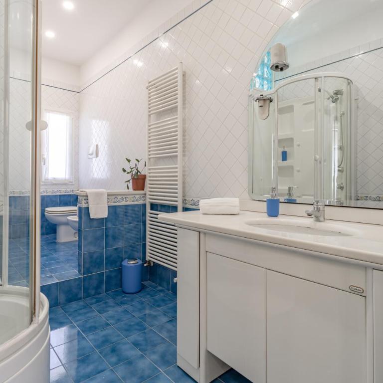 H11 MAISON BLEU Centro - Ariston - Appartamento con 3 Camere da Letto - 33