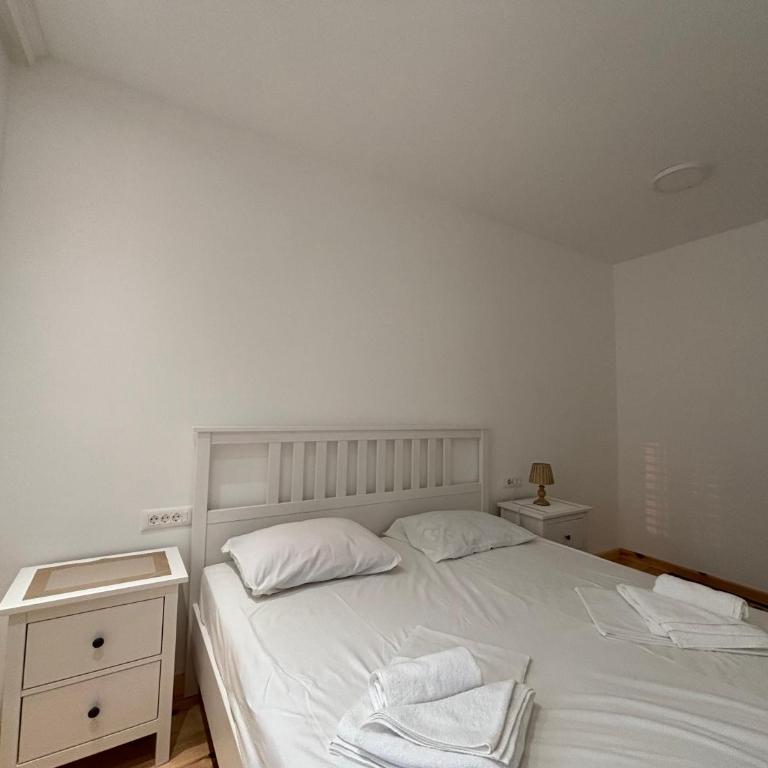 BASTADUR rooms - Dvokrevetna Soba sa Bračnim Krevetom - 3