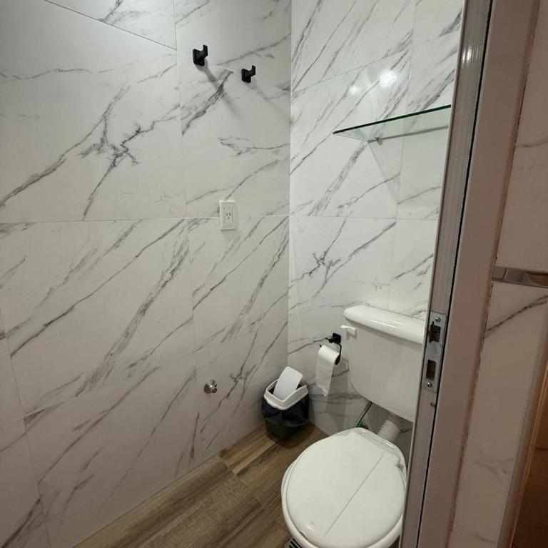 Casa residencial, Sexta sección, Mendoza - Casa de 4 dormitorios - 18