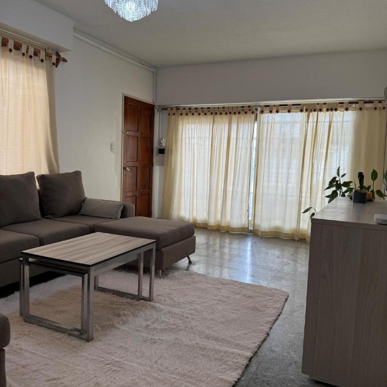 Casa residencial, Sexta sección, Mendoza - Casa de 4 dormitorios - 21