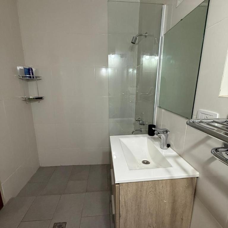 Casa residencial, Sexta sección, Mendoza - Casa de 4 dormitorios - 24