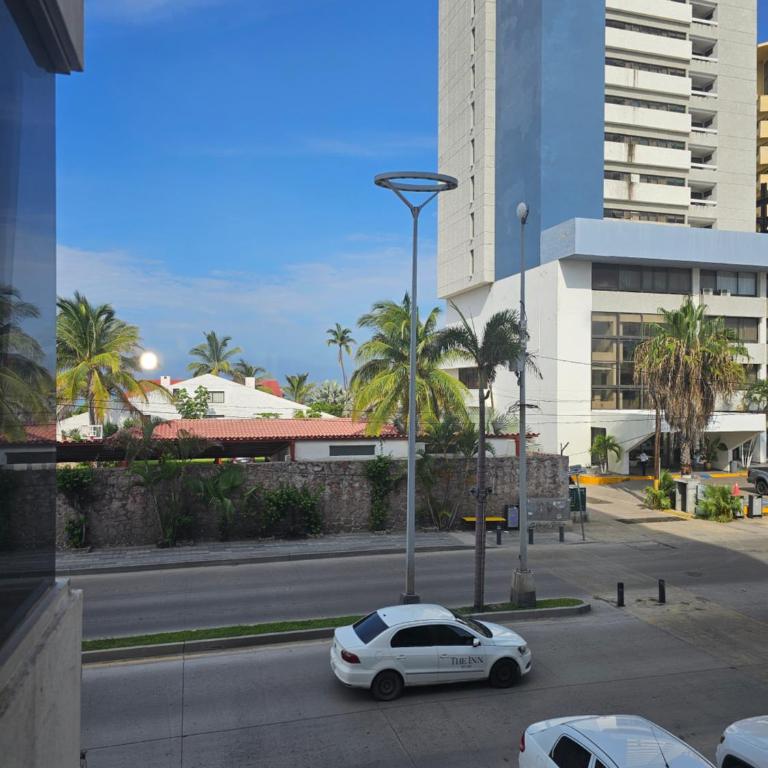 Amplio Condominio Ibis Mazatlán Zona dorada - Three-Bedroom Apartment with View - 8