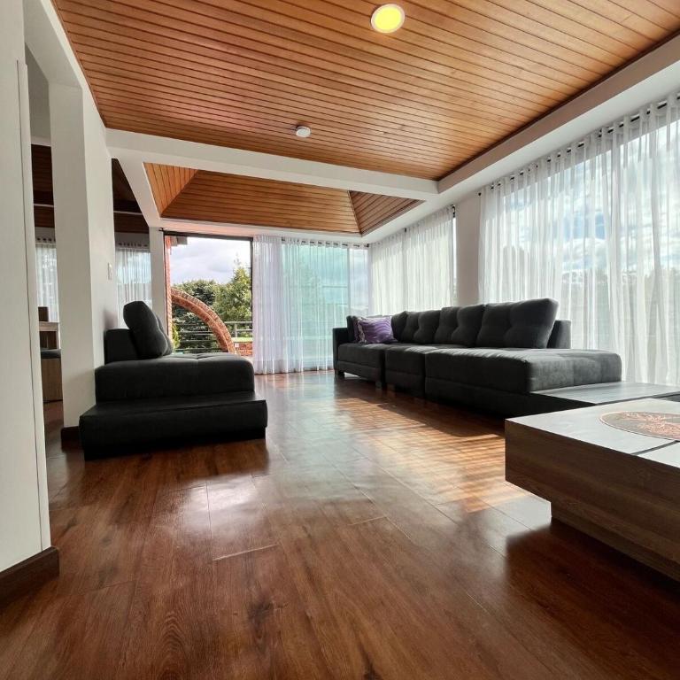 Stylish Penthouse with City View & Private Terrace - Apartamento de 3 dormitorios - 21