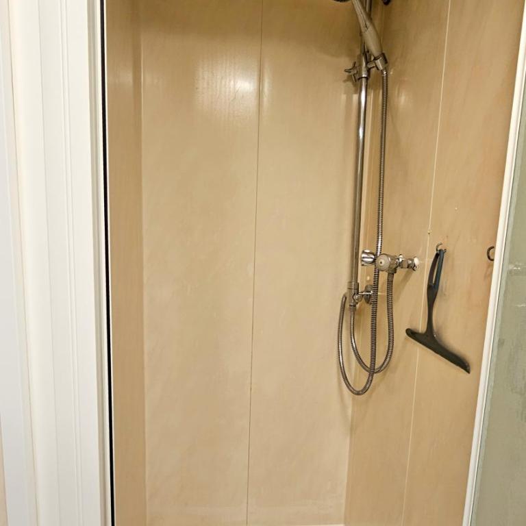 Cozy Beachside Studio for 4 with WiFi in Cap d'Agde - Apartment mit 2 Schlafzimmern - 5