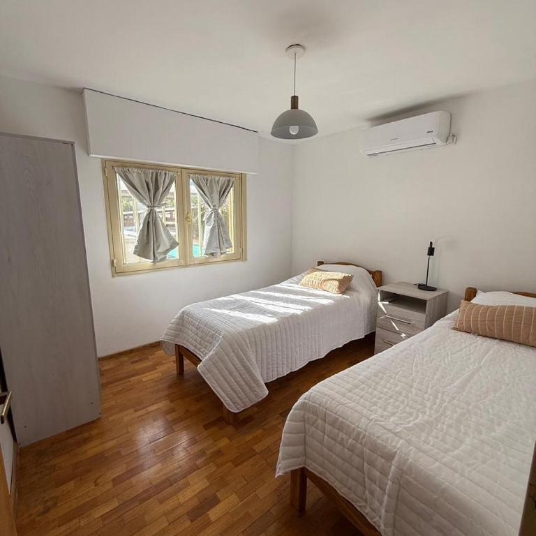 Casa residencial, Sexta sección, Mendoza - Casa de 4 dormitorios - 4