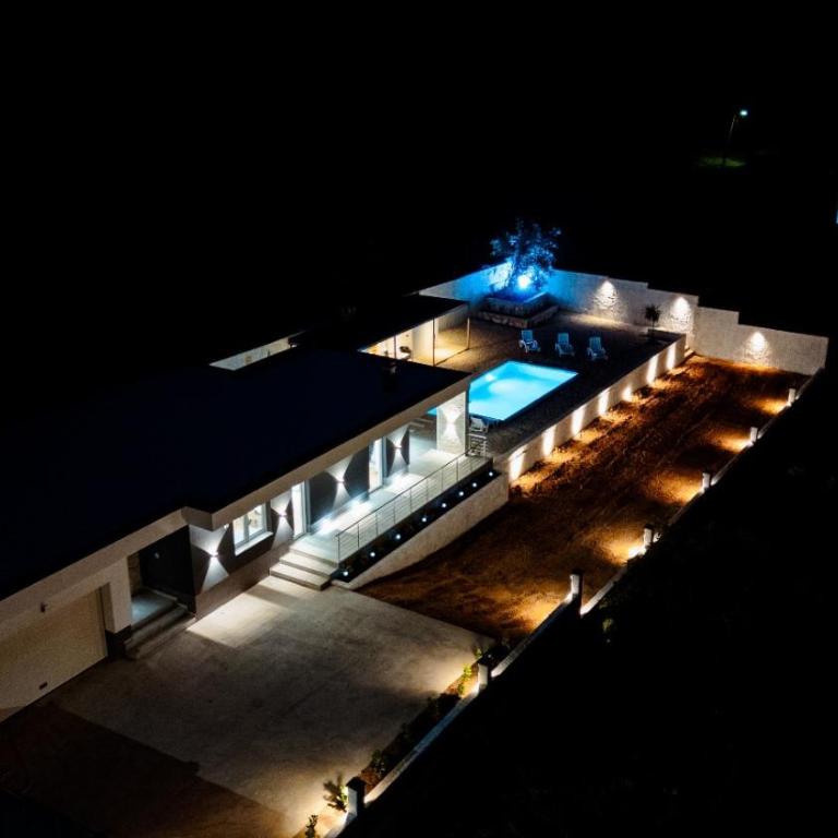 Villa Lumière - Three-Bedroom Villa - 2