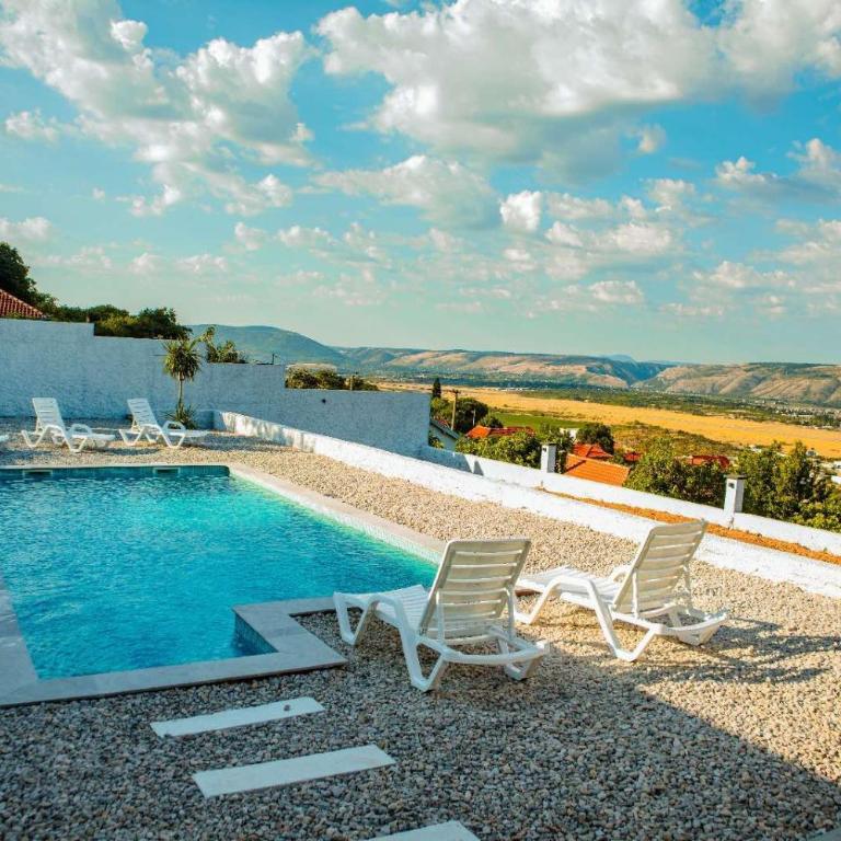Villa Lumière - Three-Bedroom Villa - 19