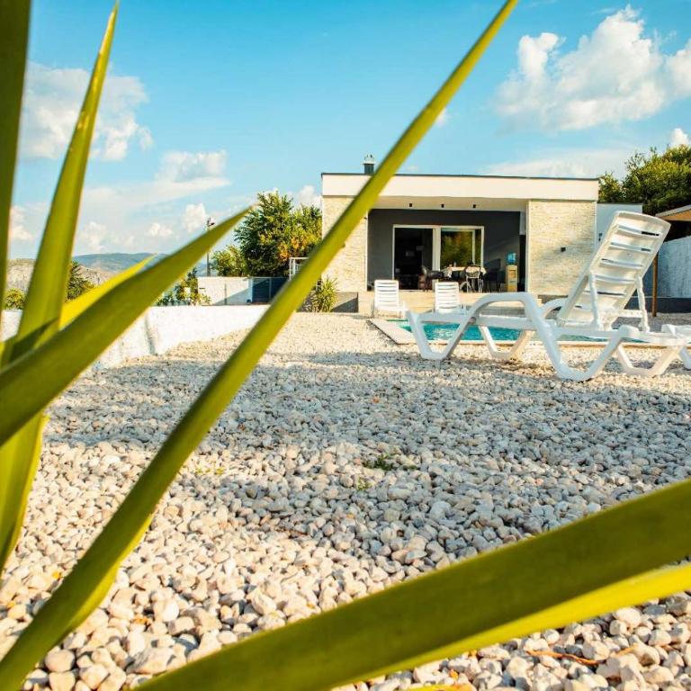 Villa Lumière - Three-Bedroom Villa - 43