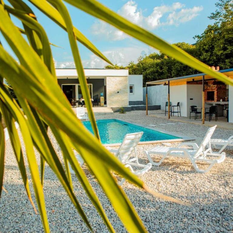 Villa Lumière - Three-Bedroom Villa - 52