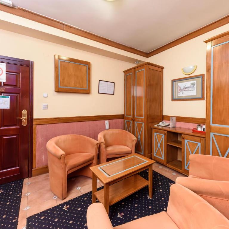 Garni Hotel Zenit - Apartman sa 3 Spavaće Sobe - 8