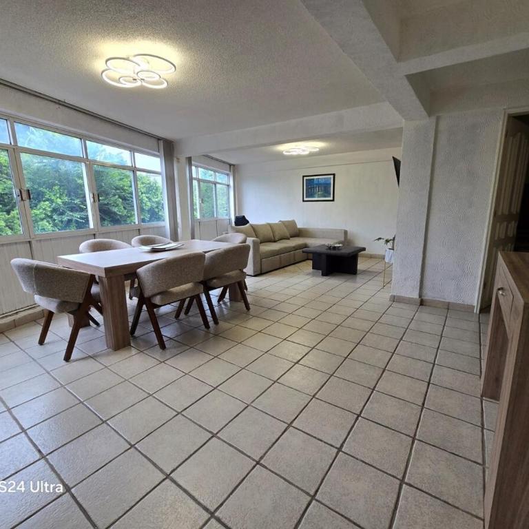 Amplio apartamento sobre Avenida Viaducto - Apartamento Clásico - 12