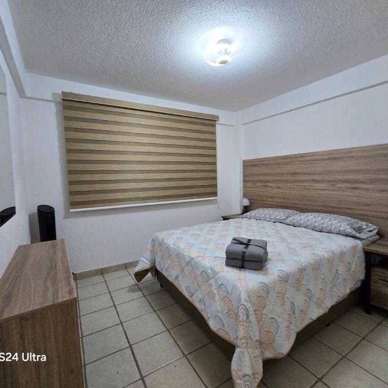 Amplio apartamento sobre Avenida Viaducto - Apartamento Clásico - 25