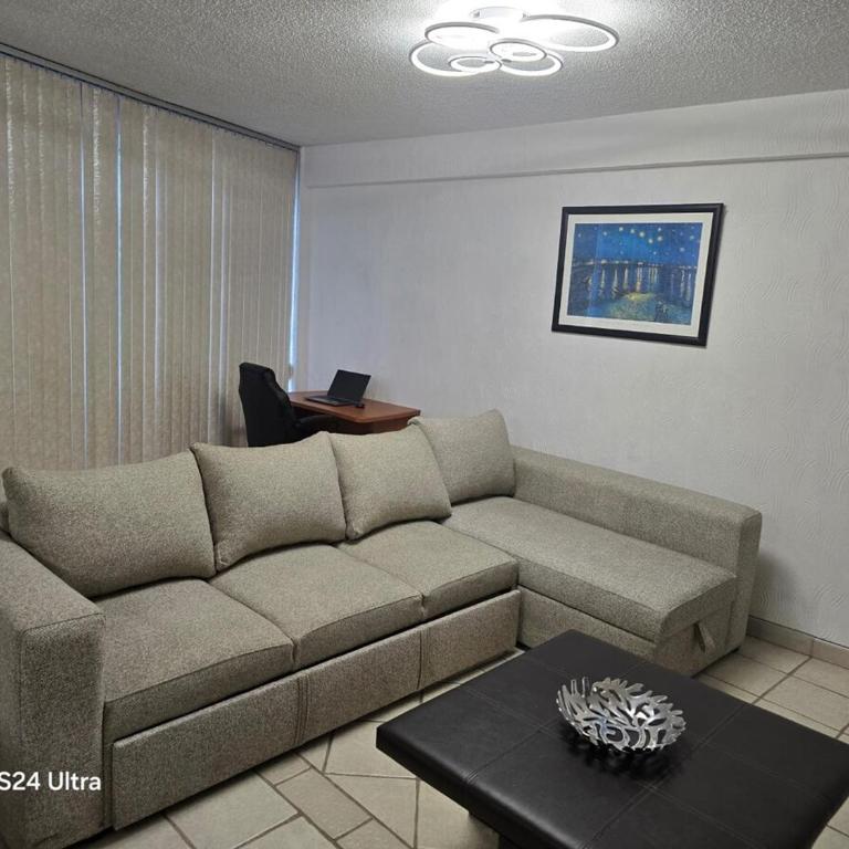 Amplio apartamento sobre Avenida Viaducto - Apartamento Clásico - 30
