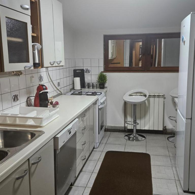 Idolina Apartment - Apartman sa 3 Spavaće Sobe i Balkonom - 9