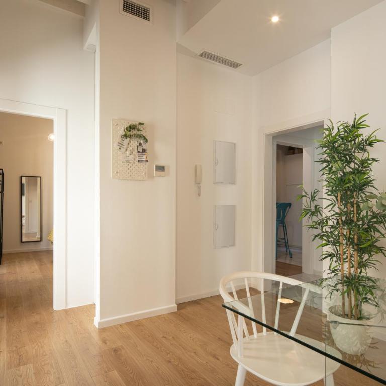 MALIBU - 2dormitorios 2baños - Centro Catedral Granada -TheGallery- - Two-Bedroom Apartment with Balcony - 9