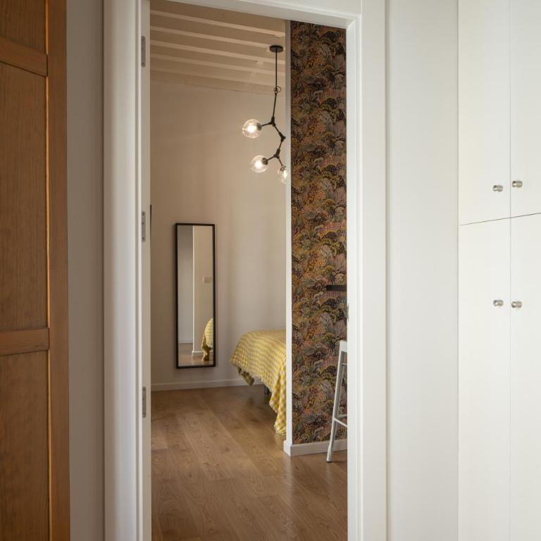 MALIBU - 2dormitorios 2baños - Centro Catedral Granada -TheGallery- - Two-Bedroom Apartment with Balcony - 11