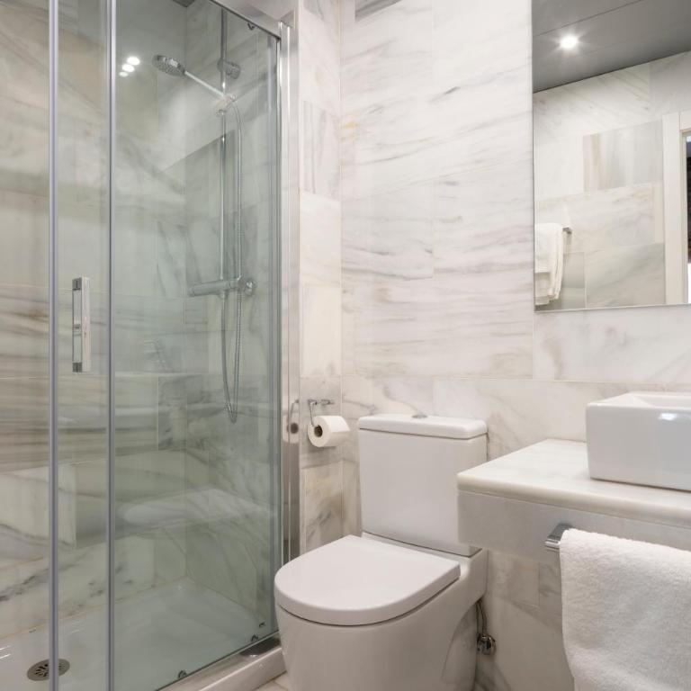 MALIBU - 2dormitorios 2baños - Centro Catedral Granada -TheGallery- - Two-Bedroom Apartment with Balcony - 42