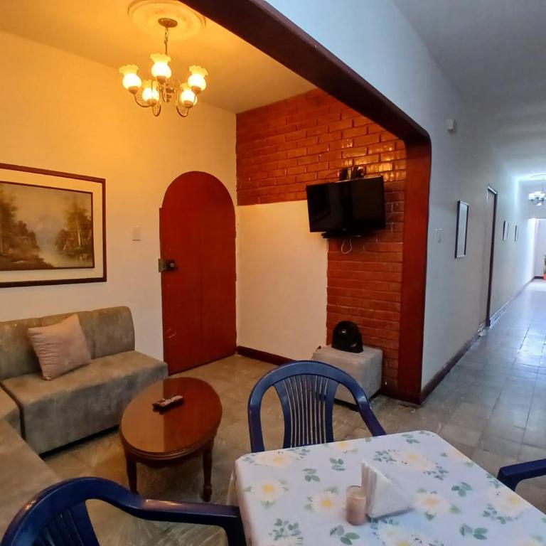 Apartamento Amplio y Cómodo en el Centro de Palmira de 2 Habitaciones con Aire Acondicionado - Two-Bedroom Apartment - 1