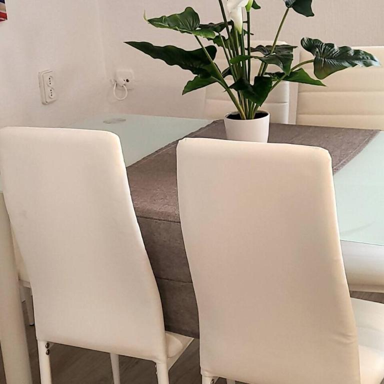 Apartamento Sol y Sur- Netflix y Parking Gratis - Apartamento de 3 dormitorios - 9