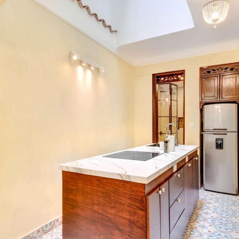 Chic 4BR Getaway in Vibrant La Candelaria - Casa - 21