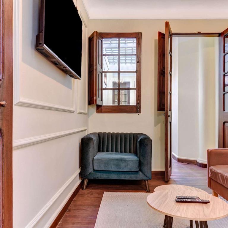 Chic 4BR Getaway in Vibrant La Candelaria - Casa - 43