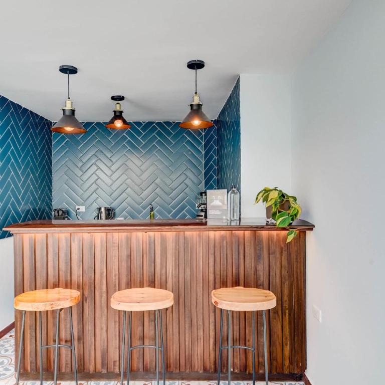 Chic 4BR Getaway in Vibrant La Candelaria - Casa - 50